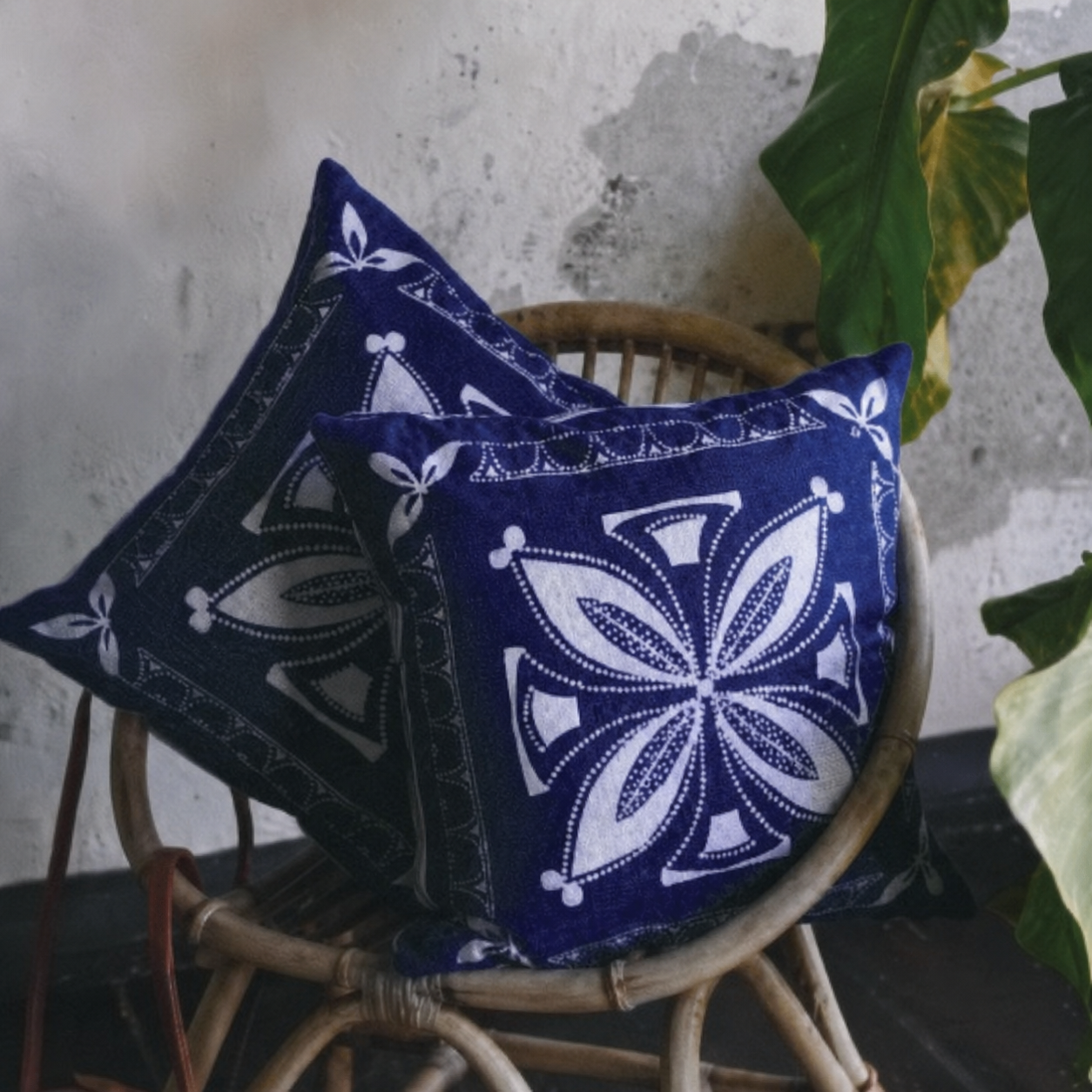 Foto produk Sarung Bantal NHM — model 1 dari 1